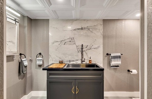 Saratoga Springs House | CELEBRATE in an INDOOR POOL & SPA