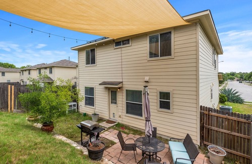 Parkridge Gardens House | Celery - South Austin Sanctuary
