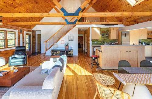 Schoharie House | Celestial Cabin: Mountain Views | Wraparound Deck