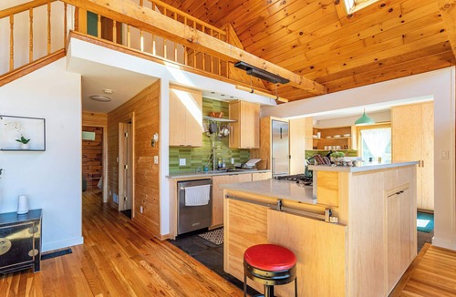 Schoharie House | Celestial Cabin: Mountain Views | Wraparound Deck