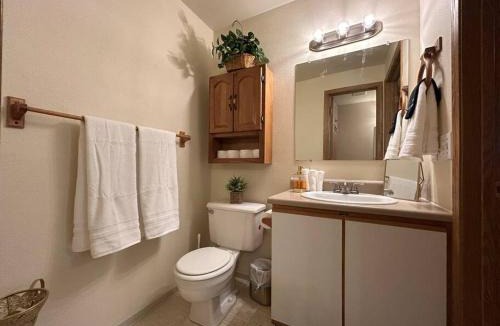 Hillcrest House | Celestial Escape