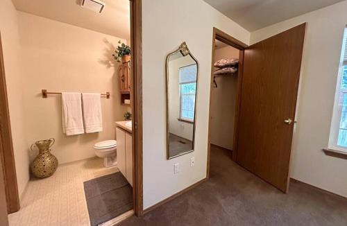 Hillcrest House | Celestial Escape