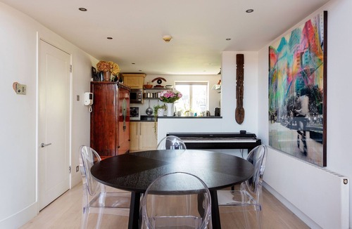 Southfields Apartment | Celestial Loft, by Veeve