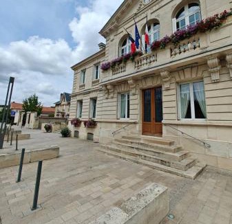 Cormontreuil Apartment | Celine Appart