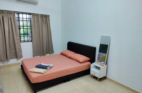 Asam Kumbang House | Celine's Homestay