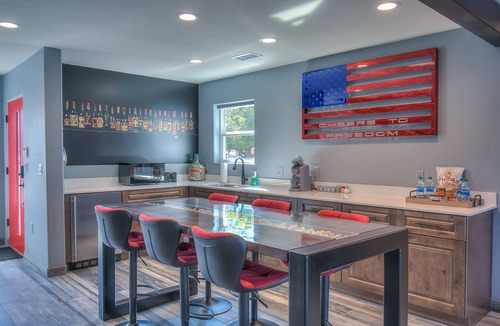 Uptown House | Cellar 74: New Modern Wine Casita w/Hot tub