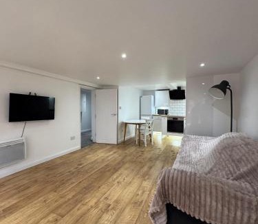 Pontefract Apartment | Cellar Suite