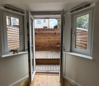 Pontefract Apartment | Cellar Suite