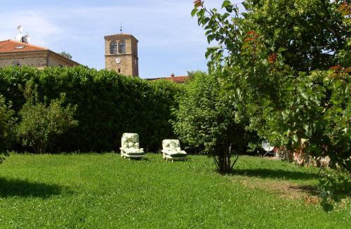 Saint-Georges-en-Couzan House | Cellier de la Fontaine