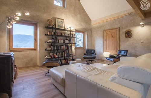 Les Marches House | Cellier DES Vignes - LES Marches