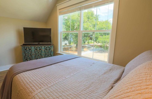 North Charleston House | Celtic Carriage House