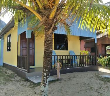 Tioman Island Hotel | CEMPAKA CHALETS TIOMAN