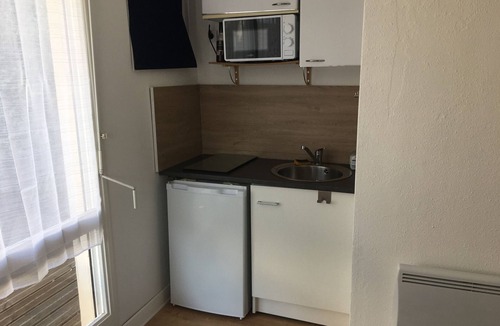 Merville-Franceville-Plage Apartment | Central Apartment with Terrace, Close to Beach, Pets Allowed