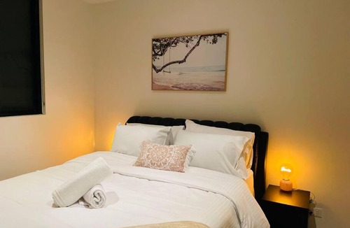 Hawthorn Apartment | Cental location 2 Bedrooms Apt*Free Parking