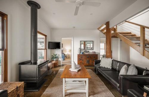 Wandiligong House | Centenary Heights