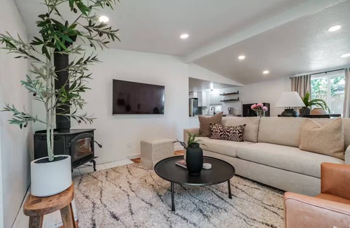 Springfield House | Centennial House- Autzen Stadium