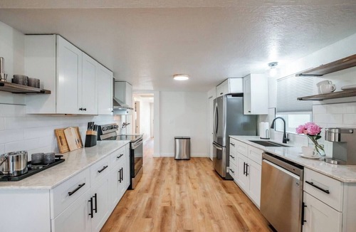 Springfield House | Centennial House- Autzen Stadium