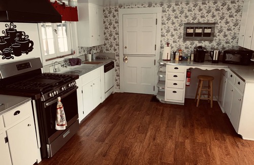 Conneaut Bed & Breakfast | Centennial Inn Bed & Breakfast