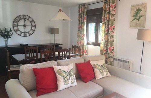 Montejo de la Sierra Cottage | Centeno rural house, Terrace, BBQ Garden, Fireplace, wifi, Hayedo Montejo