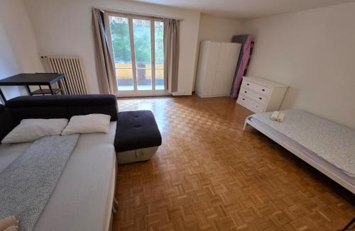 Oberstrass Apartment | Center City Flats with Balcony - Rigi