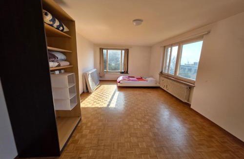 Oberstrass Apartment | Center City Flats with Balcony - Rigi