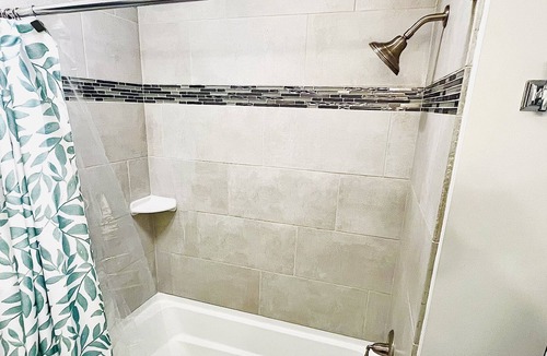 Central Business District Apartment | Center city place. 10mins to URMC & RGH.