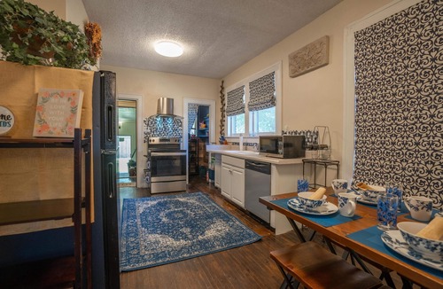 Memphis House | Center City