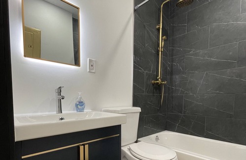 Queen Village Apartment | Center City