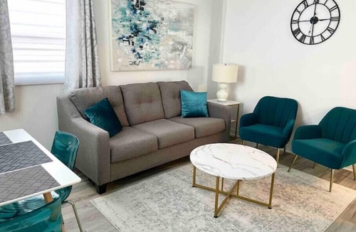 St. John's House | Center City with Recent Renosn(King & Double Beds)