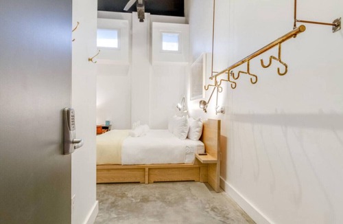 The Gulch Bed & Breakfast | Center Gulch - Walk to Downtown - Private Parking