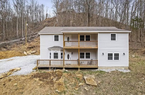 Silver Point House | Center Hill Serenity