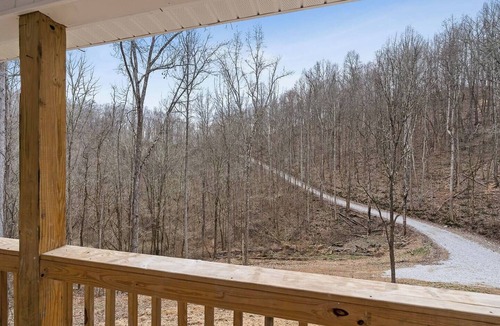 Silver Point House | Center Hill Serenity