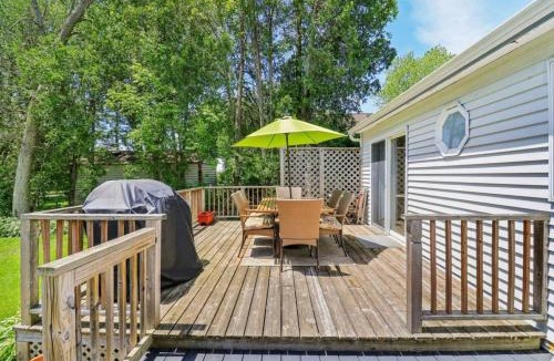 Salem Lakes House | Center Lake Cape Cod Escape Family Waterfront Home with Dock Scenic Views and Pet Friendly