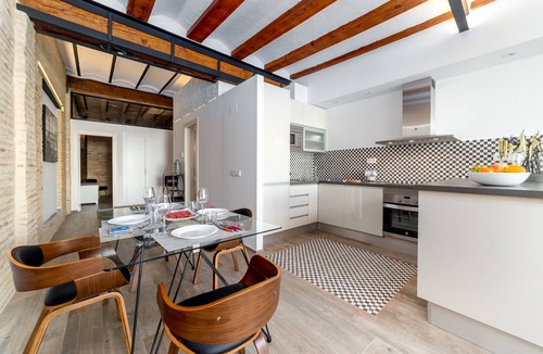 La Seu Apartment | CENTER-Luxurious 1BR, 1BA-Terrace, WI-FI, A/C