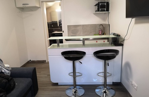 Meaux Apartment | Center Meaux apartment completely renovated near Disneyland Paris