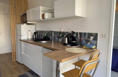 Reims City Centre Apartment | Center Reims Moderne with balcony and parking