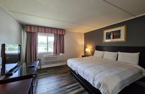 Auburn Hotel | Center Street Value Inn