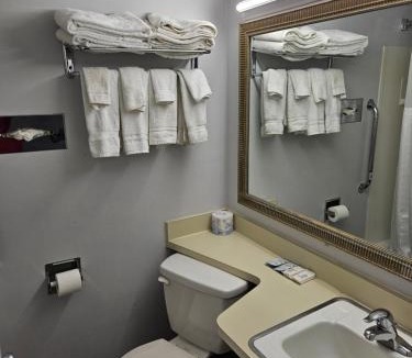 Auburn Hotel | Center Street Value Inn