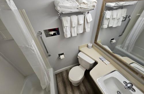 Auburn Hotel | Center Street Value Inn