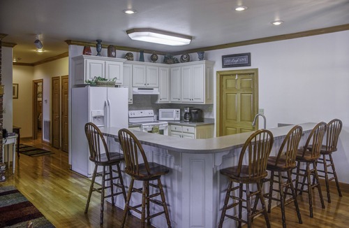 Lakeland House | Centrally Located Lake House with a Secluded Feel Boat Slip Included