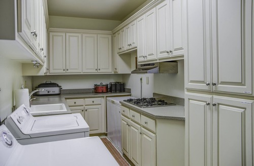 Lakeland House | Centrally Located Lake House with a Secluded Feel Boat Slip Included