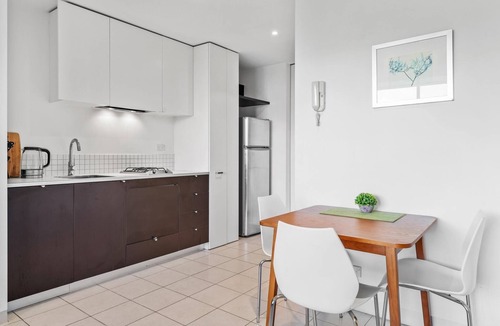 Carlton South Apartment | Central 1-Bed Apartment with Secure Parking