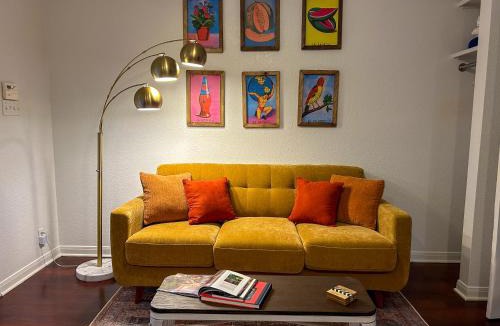 Alta Vista Apartment | Central 1br 1ba SA Casita w full kitchen & patio