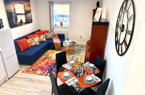 Watford Town Centre Apartment | Central 1BR Watford Flat 12E | Stayfolk