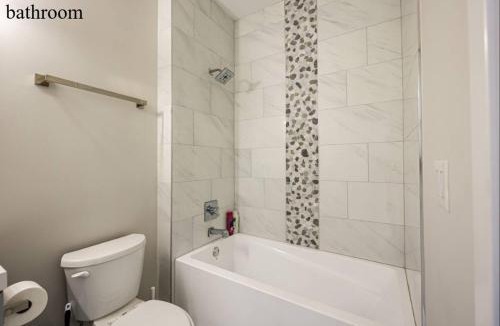 North Philadelphia East Apartment | Central 1BR1BAKing BedWiFiWD