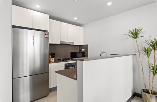Parramatta CBD Apartment | Central 2-Bed with Parking & Stunning Views