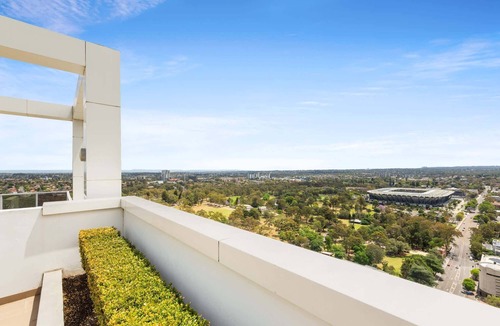 Parramatta CBD Apartment | Central 2-Bed with Parking & Stunning Views