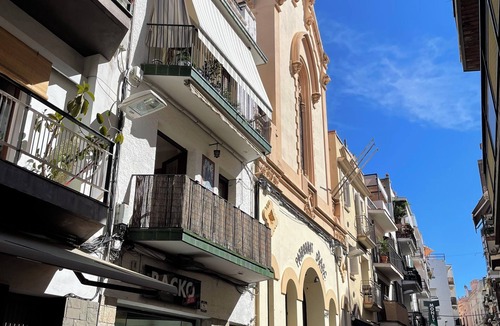 Sitges Town Center Apartment | Central 2 bedroom apartment with sunny balcony