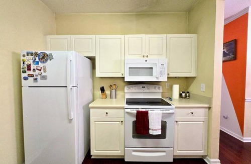 Smyrna Condo | Central 2-bedroom Smyrna Condo