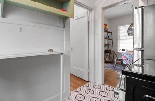 Monte Vista House | Central 2 BR, 1 BA Downtown Pearl Zoo Airport